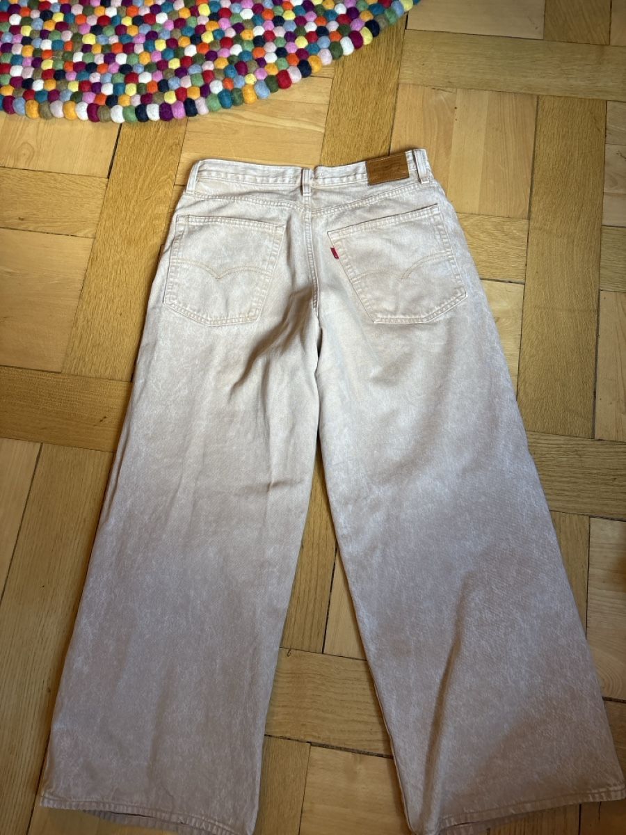 Levi's Jeans: Levis Jeans – Usato da Bern venduto da Lydiixa 2