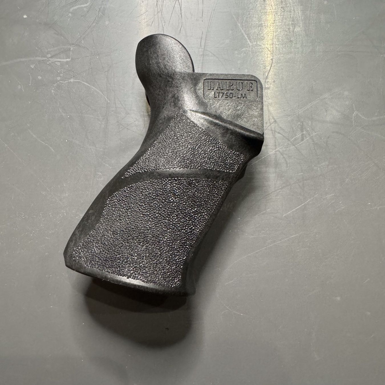 Tutti gli attrezzi: AR-15 pistolengriffe Larue Tactical A-PEG – Nuovo (secondo la descrizione) da Collex venduto da commander31