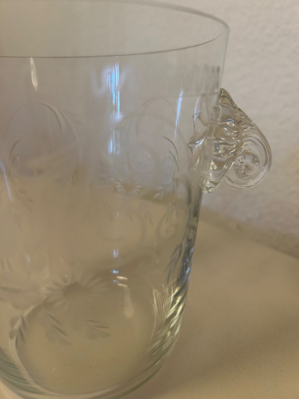 Verres: Wunderschöner Eisbehälter/ Eiskühler aus Glas – D'occasion à Rorschacherberg par Svebe