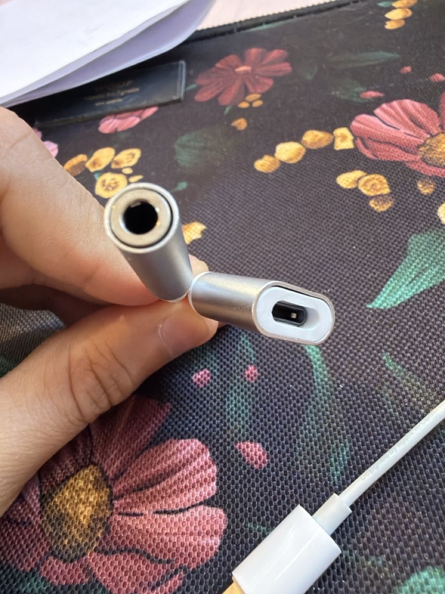 Apple Lecteurs & Adaptateurs: Apple Lightening Adapter für iPhone mit Kopfhörer – Neuf (Voir description) à Dietlikon par flo_dm5l 1