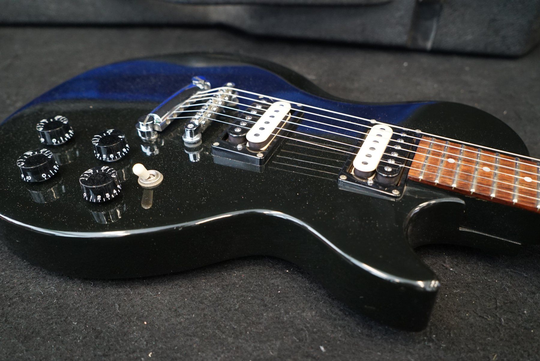 Strumenti musicali: Gibson Invader 80s inklusive original Gibsonkoffer – Usato da Ortschwaben venduto da Musictrade 3