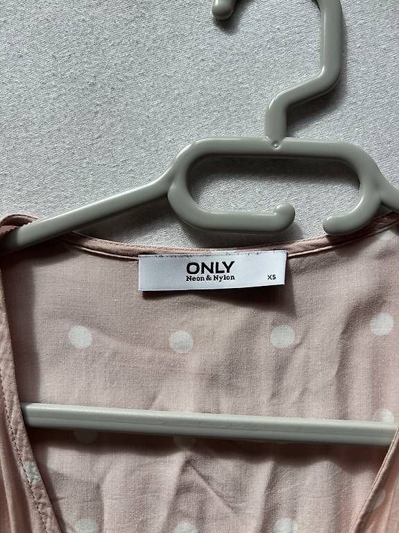 Vestiti: rosa Wickelkleid  – Usato da Chur venduto da gio_6rlp 2