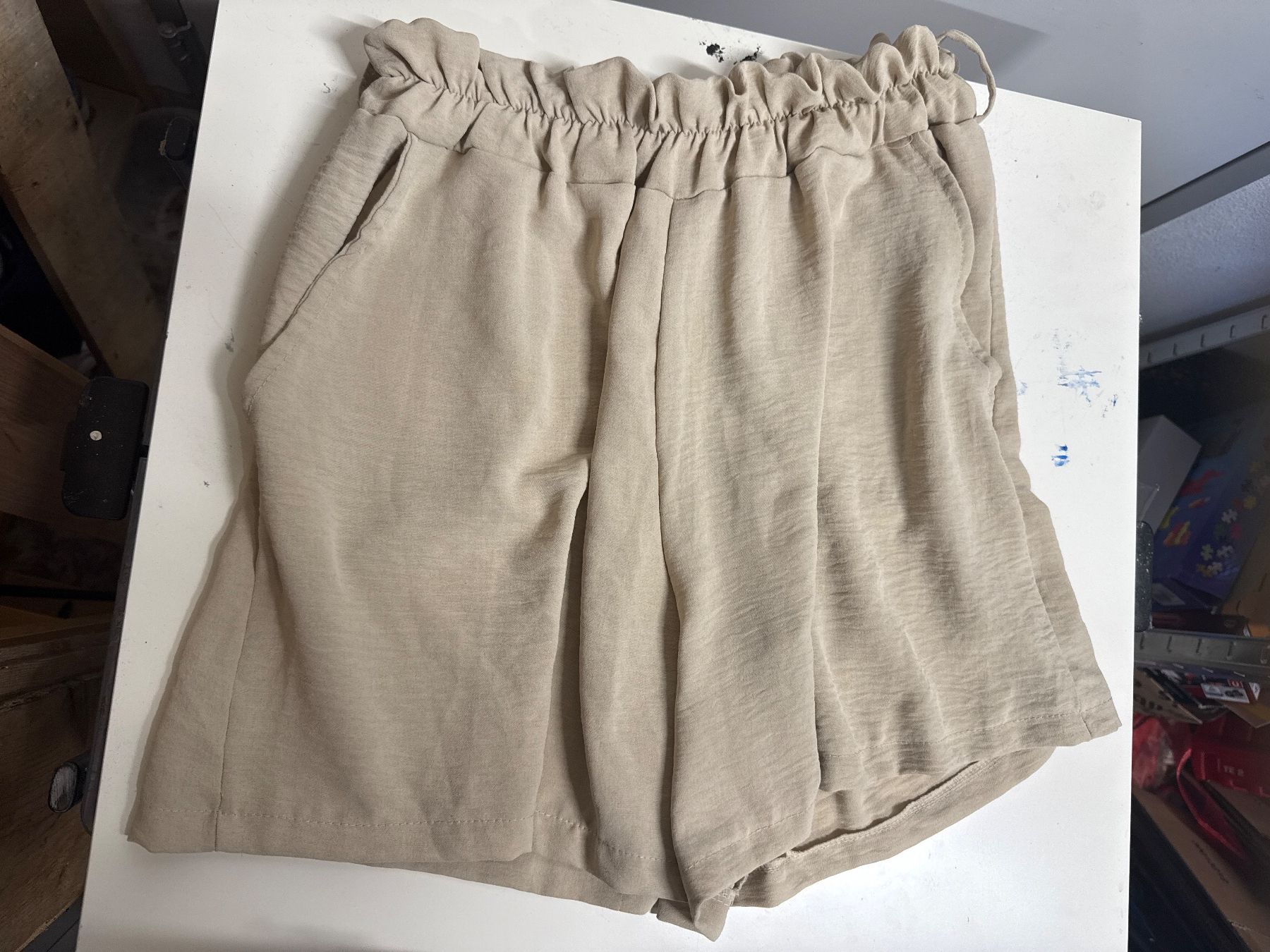 Pantalons: dünne, feine lockere Damenshorts L – D'occasion à Amriswil par used2use