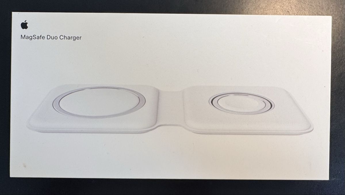 Apple Caricabatterie: MagSafe Duo Charger – Usato da Bern venduto da liv_f5lq