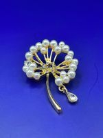 Elegante Vintage Brosche mit Perlen und Strass, Goldfarben