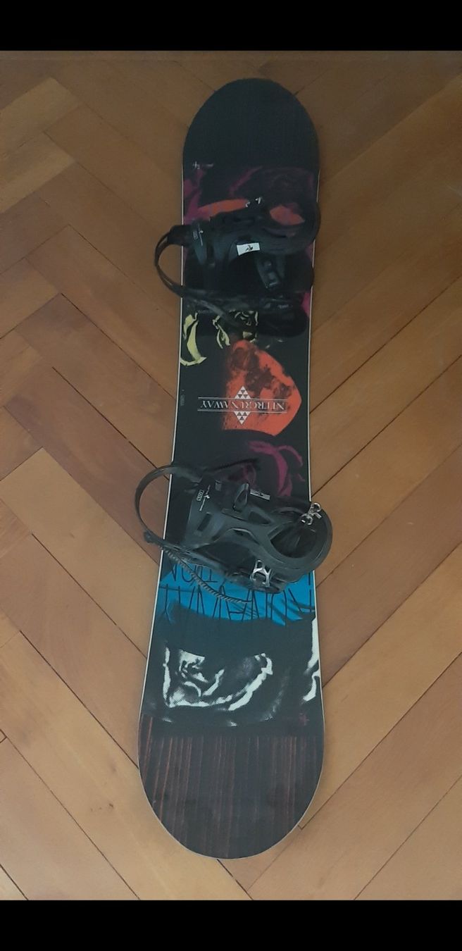 Snowboard Nitro Board: Snowboard Bindungen – Nuovo e nell'imballaggio originale da Zürich venduto da Venecia25