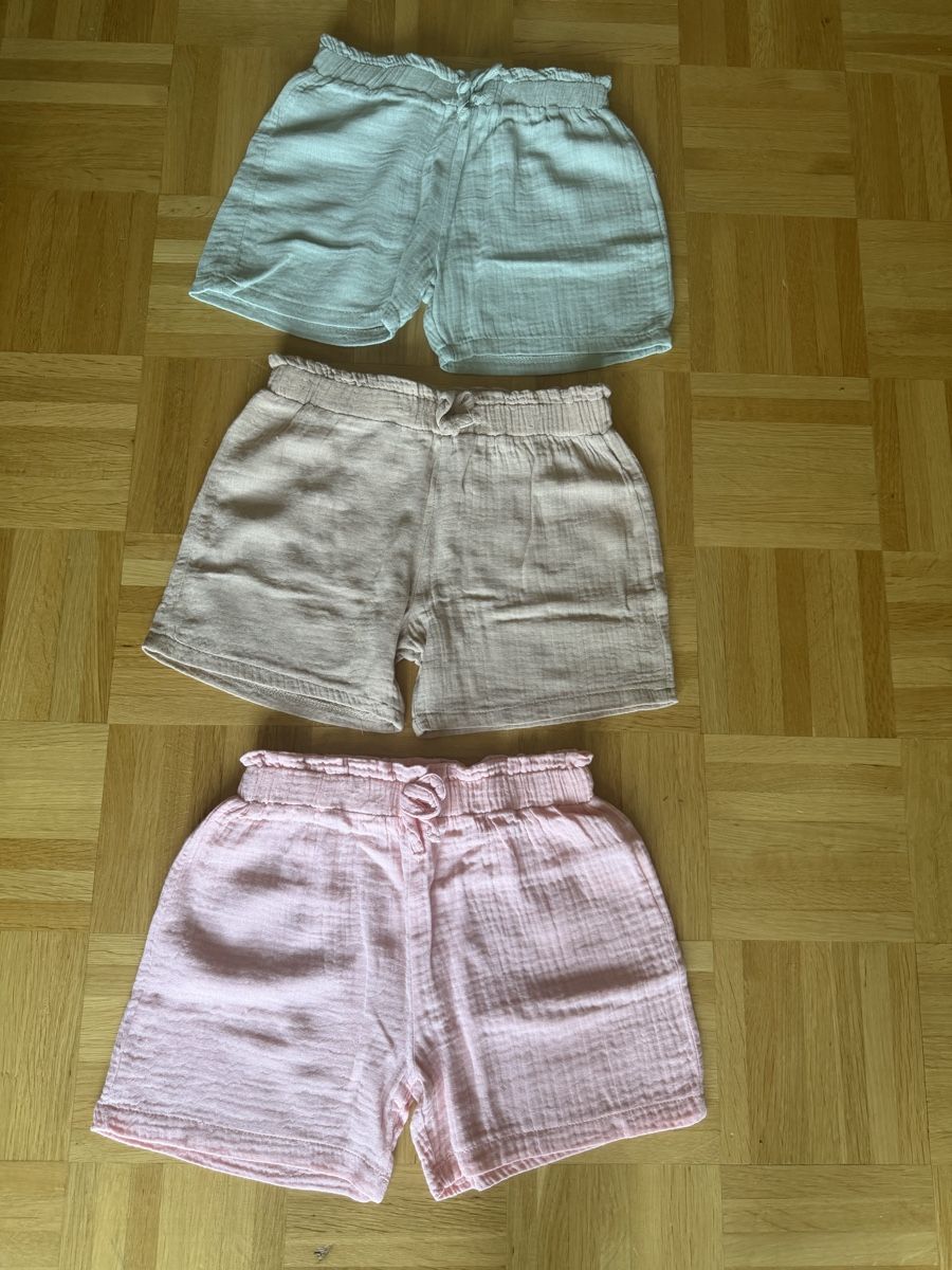 Kleiderpakete & -sets: Kurze Baumwolle Hose in 3er Pack, Gr. 128  – Neu (gemäss Beschreibung) aus Kilchberg ZH von Von_dutch