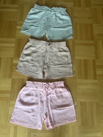 Kurze Baumwolle Hose in 3er Pack, Gr. 128 
