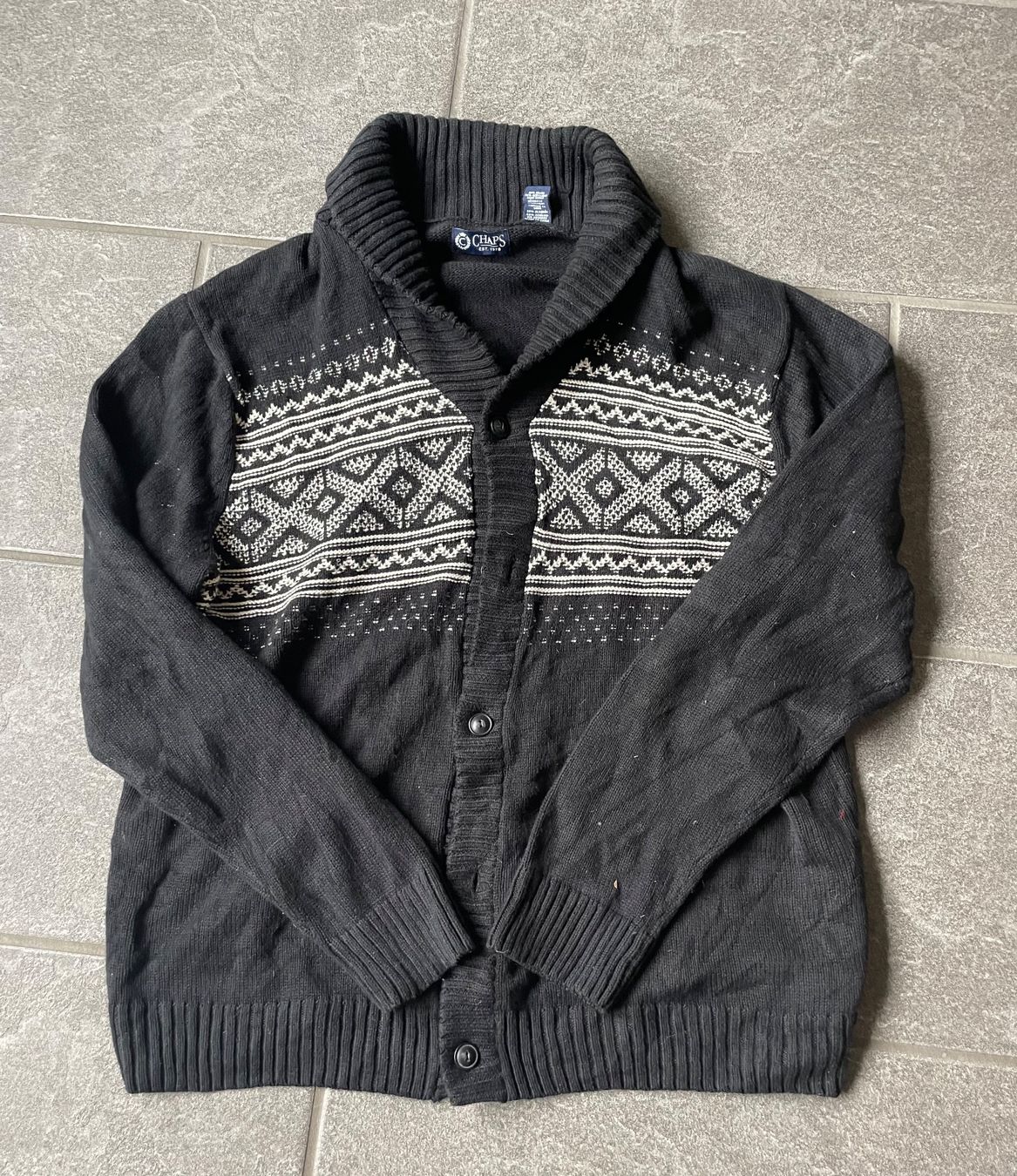 Giacche: CHAPS Strickjacke XL, Winter Design, Top Zustand! – Usato da Ramiswil venduto da cor_5qml