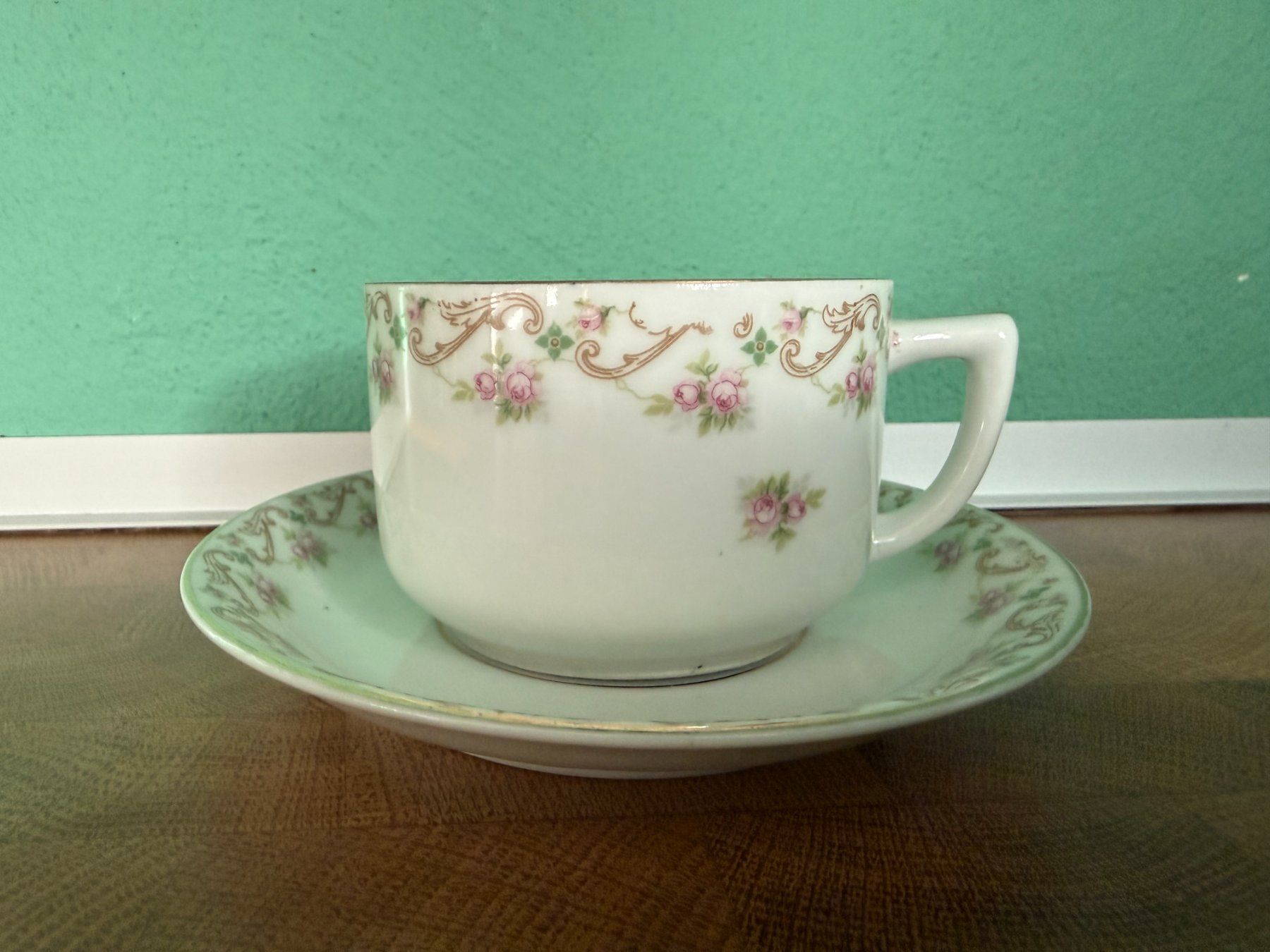 Tazze: ANTIKE  TASSE  MIT UNTERTASSE handbemalt – Usato da Subingen venduto da ArtBead