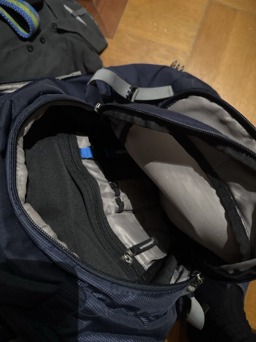 Zaini: Deuter Rucksack mit 4 Fächern – Usato da Grindelwald venduto da yoloflip45 2