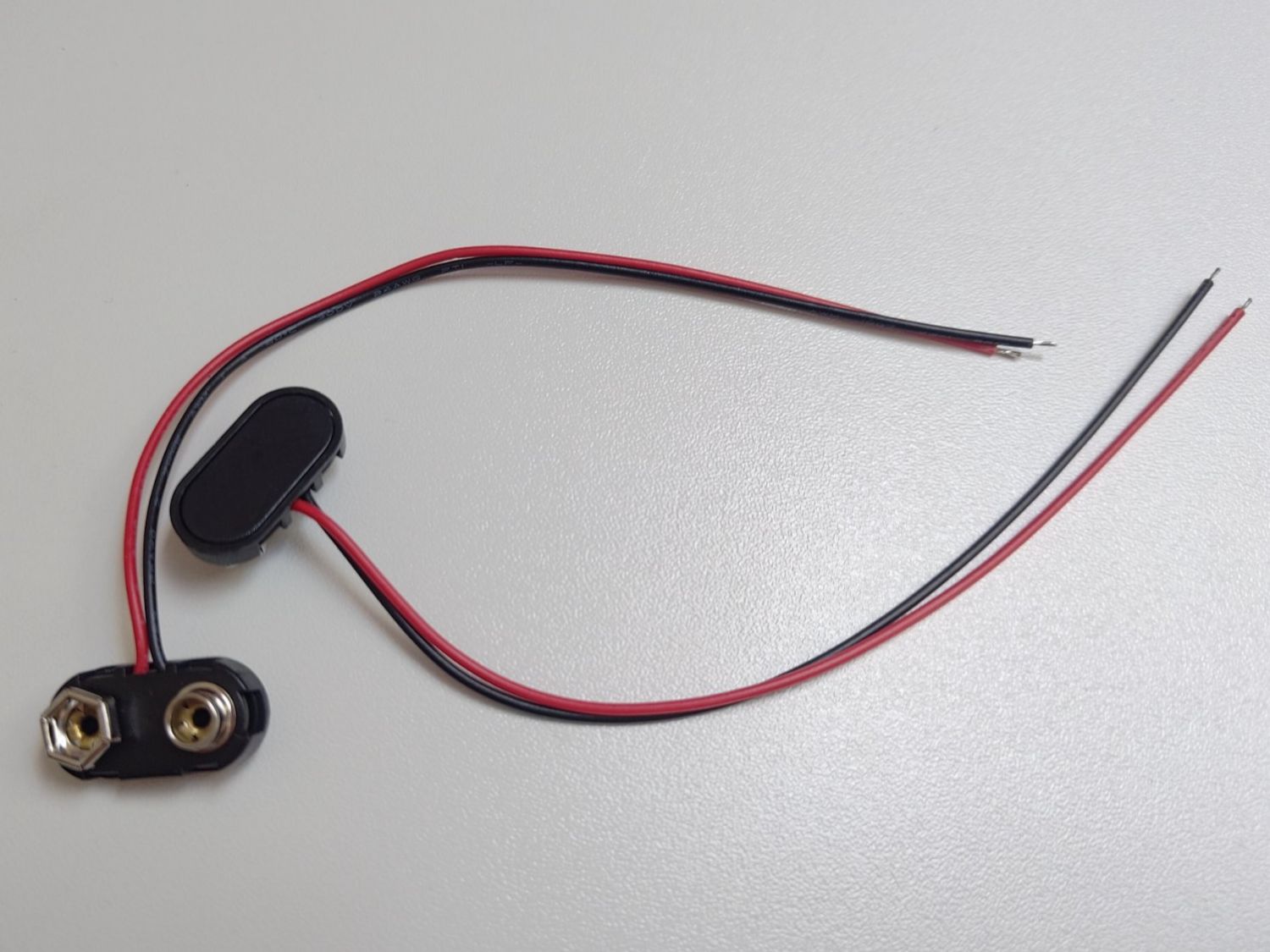 Componenti elettronici: 9V Batterien Stecker aus Hartplastik (2er Pack) – Nuovo (secondo la descrizione) da Liestal venduto da Kratzilla