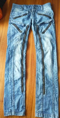 Coole Herren Jeans Hose mit vielen Reissverschlussen, Grösse
