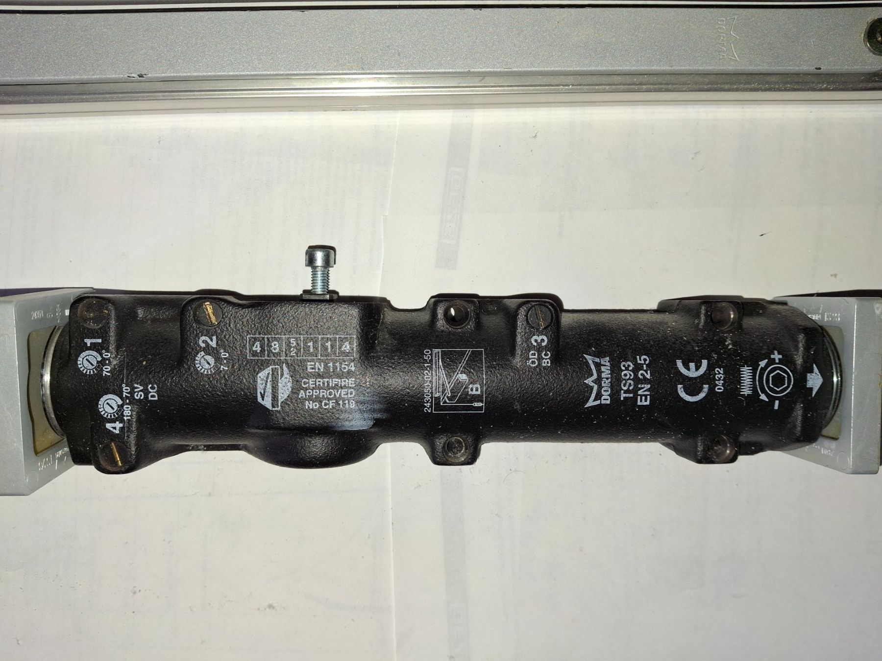 Dormakaba Eisenwaren: Türschliesser Dorma TS 93 – Gebraucht aus Rothenfluh von Gastoni