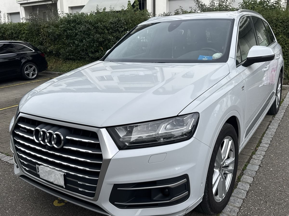 Audi Automobili: Audi Q7 3.0 tdi – Usato da Neuenhof venduto da Csercsitsgabi