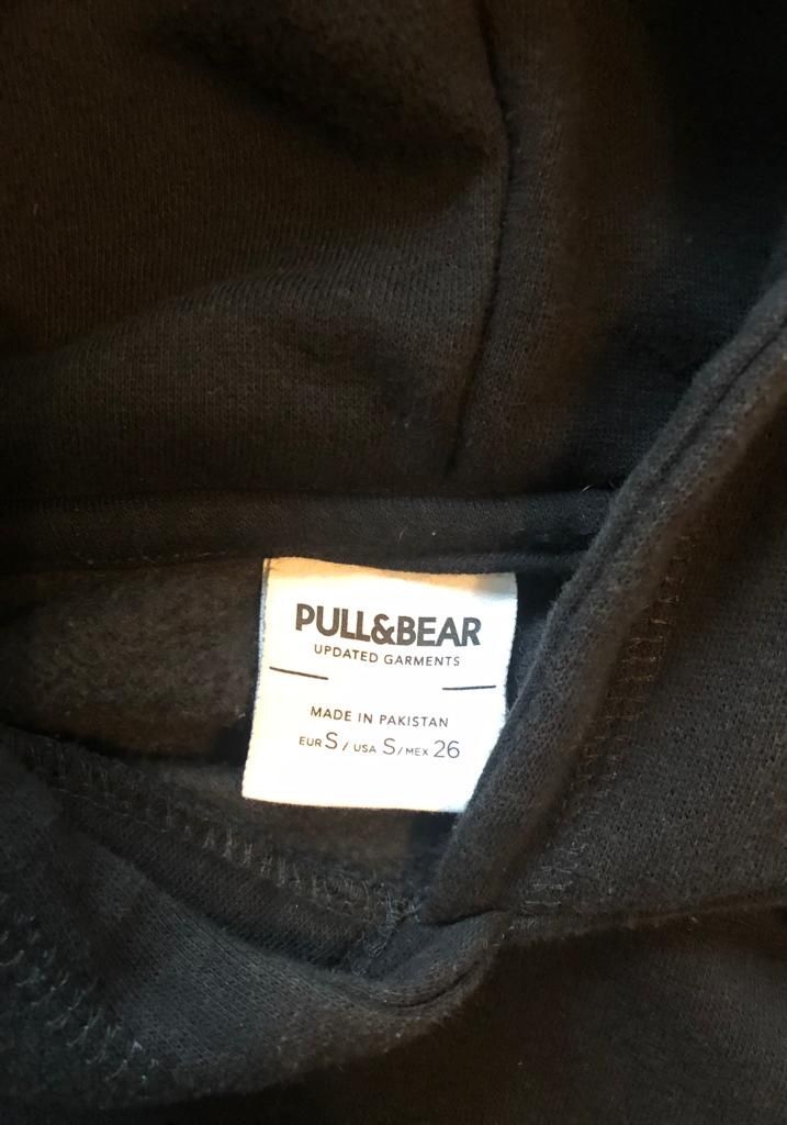 Maglioni & Felpe: Pull & Bear. Kurze Kapuze Sweat. Schwarz. Gr. S. – Usato da Zürich venduto da Sunnyflower97 3