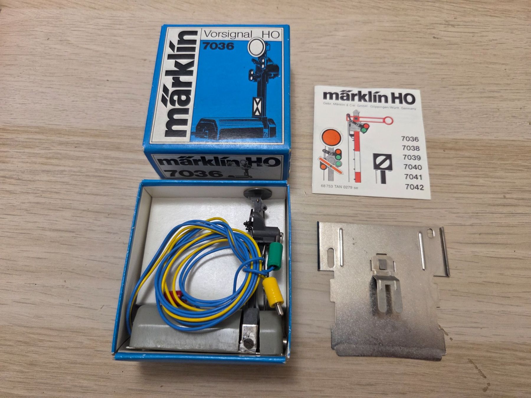 Märklin Modelleisenbahnen: Märklin 7036 vorsignal H0 – Neu und originalverpackt aus St-Aubin-Sauges von Lo_Go