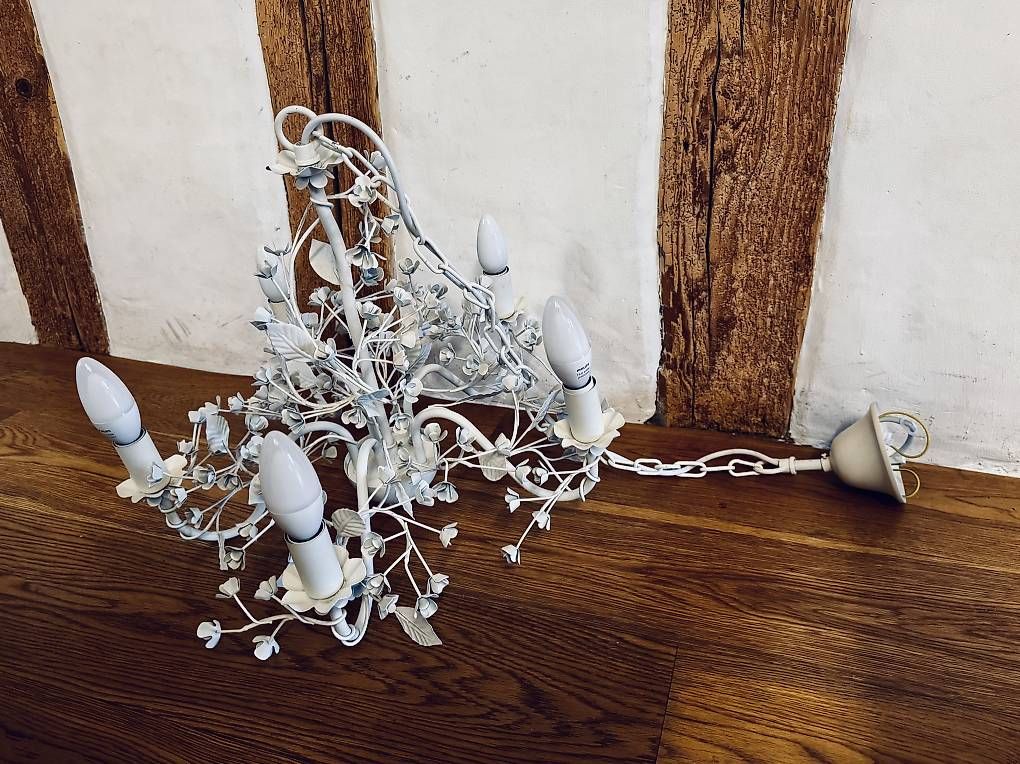 Lampadari & plafoniere: Kronleuchter Weiss Metall – Usato da Hirzel venduto da Bkuenzli 1