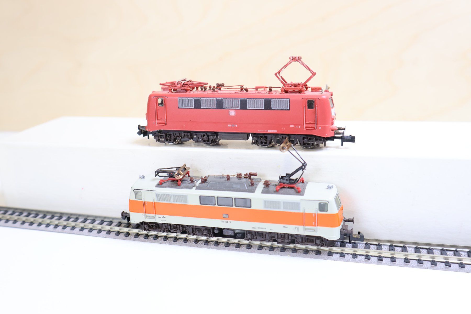Fleischmann Modellini di ferrovie: Fleischmann 2 x E-Loks BR 141/111 - Spur N – Usato da Winterthur venduto da Monstera 2