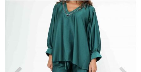 Haut satiné vert canard ou beige