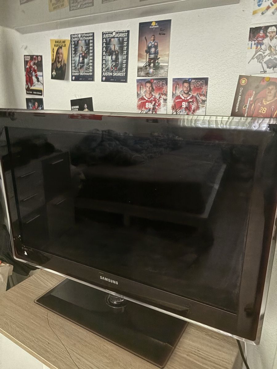 Samsung Fernseher: Samsung Flachbildfernseher UE26D4003BW  – Gebraucht aus Heiden von mve_bn2x