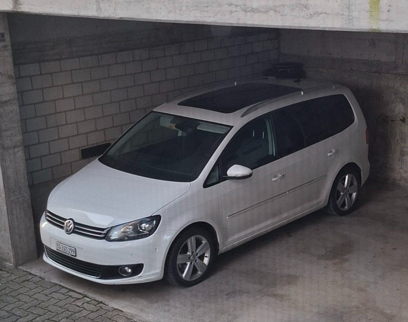 VW Autos: VW Touran 2012 2.0tdi – Gebraucht aus Lustdorf von MaxKellerGroup 4
