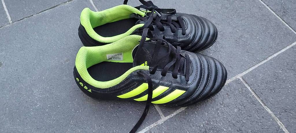 Adidas Scarpe per ragazzi: chaussure de foot Adidas point. 34 – Usato da Ste-Croix venduto da kar_9x7w