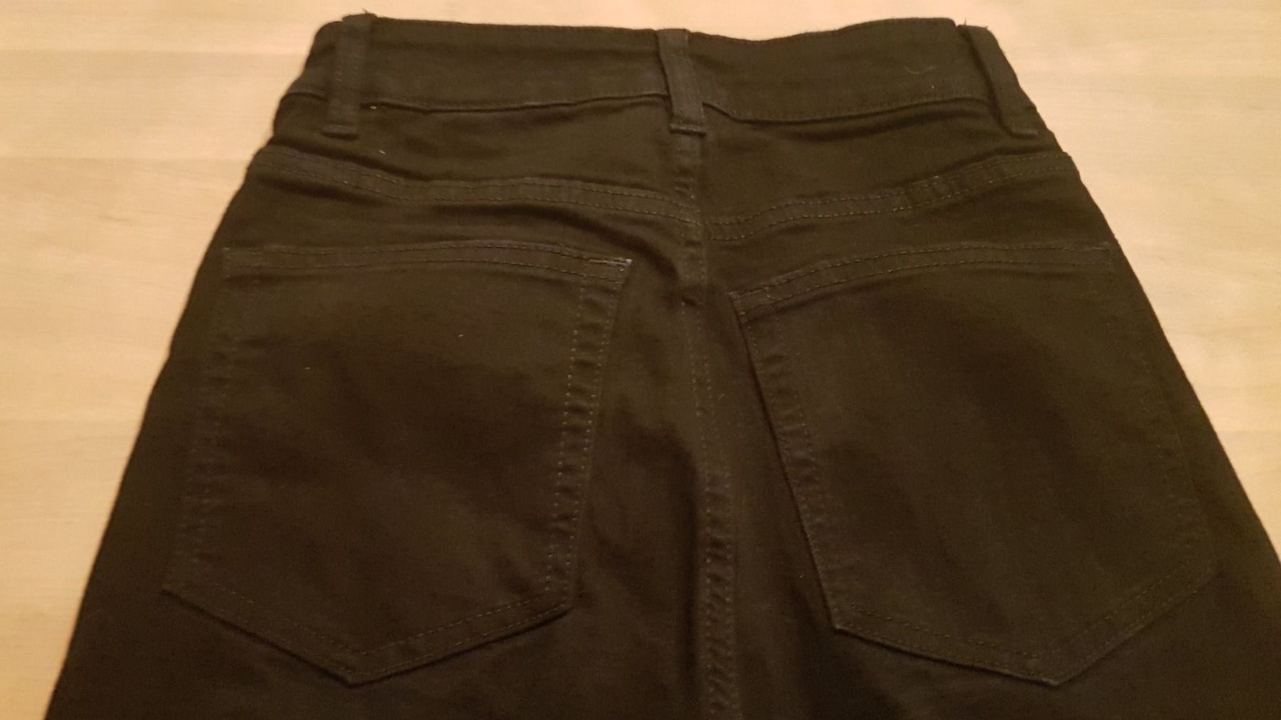 H&M Pantaloni: Pantalon noir taille 34 marque H&M – Usato da Villiers venduto da san_jn5w 7