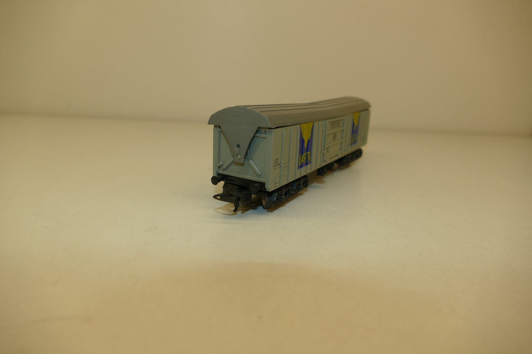 Lima Modellini di ferrovie: Lima H0: DB Schwenkdachwagen Varta – Usato da Niederhasli venduto da rail-duerst 1