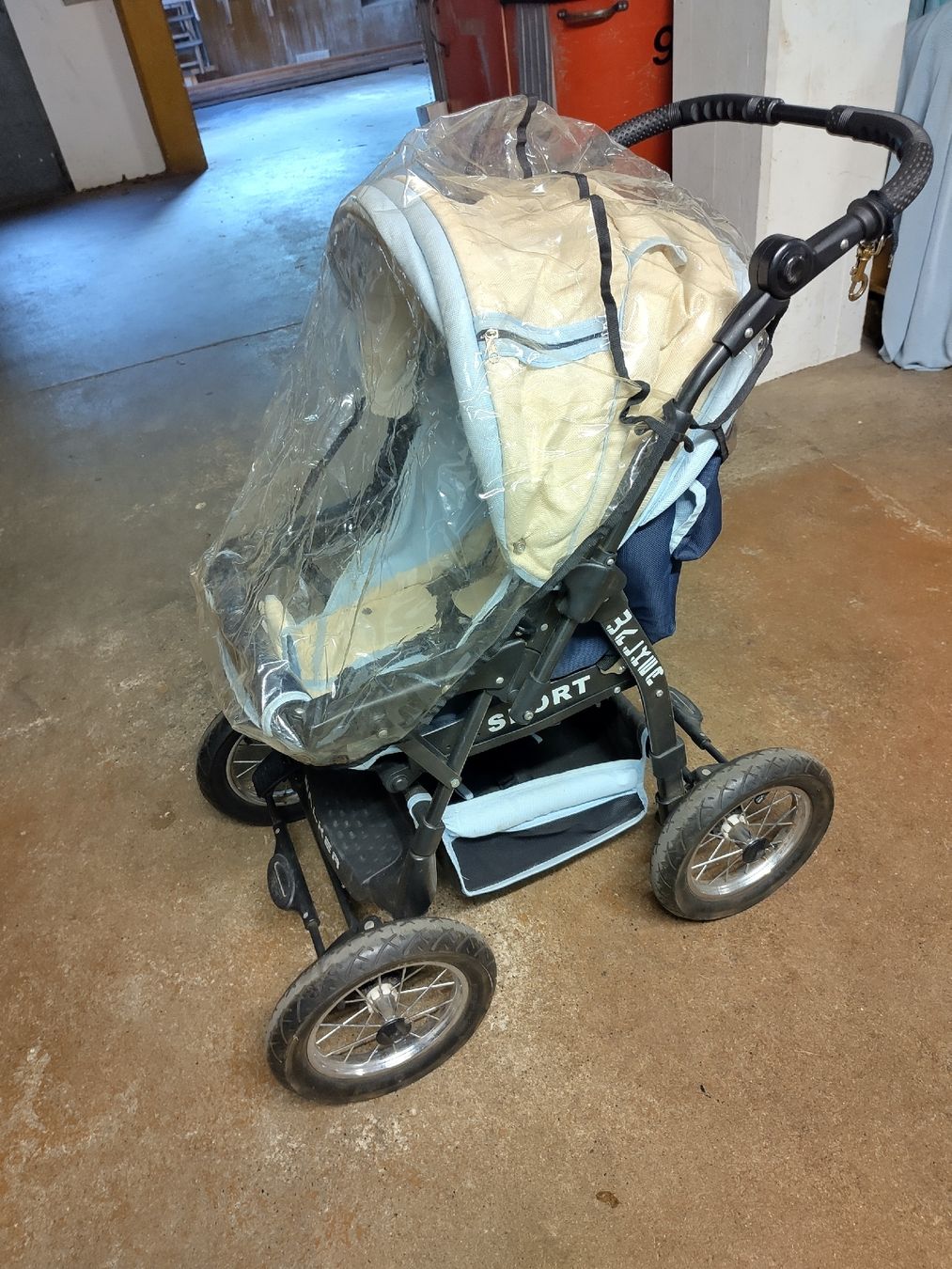 Kinderwagen: Kinderwagen mit Zubehör – Gebraucht aus Däniken SO von Lu-Tze 2