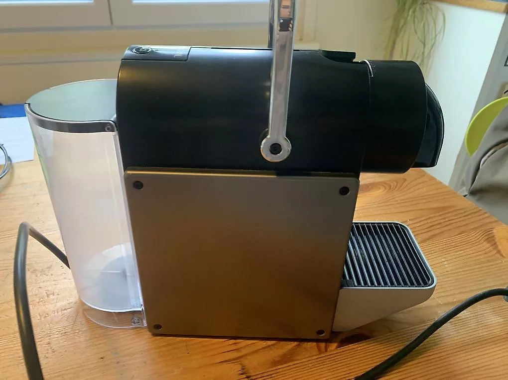 Macchine per caffè & Macchine per espresso: Nespresso Kaffeemaschine Pixie – Usato da Wabern venduto da walsn1 1