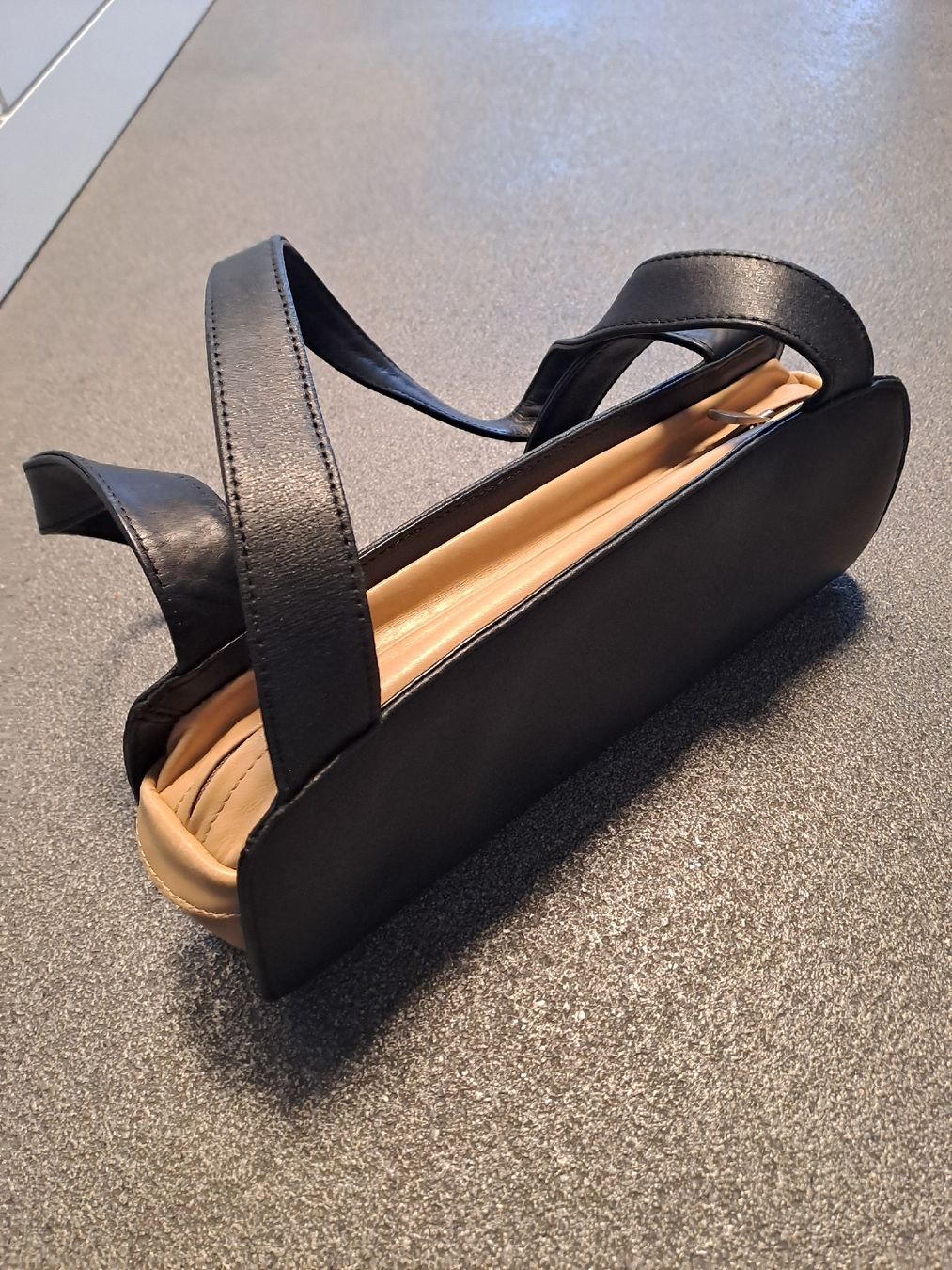 Bree Borse da donna: BREE Handtasche schwarz/beige – Usato da Hünenberg venduto da 1902
