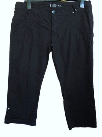 geschätzt Gr. 42 44 leichte schwarze Capri Hose s.Masse