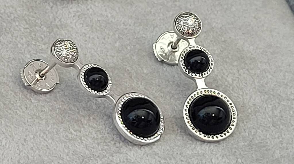 Lalique Orecchini pendenti & Orecchini a lobo: Lalique Ohrringe schwarz Silber – Nuovo e nell'imballaggio originale da Neuhausen venduto da mar_ryh8