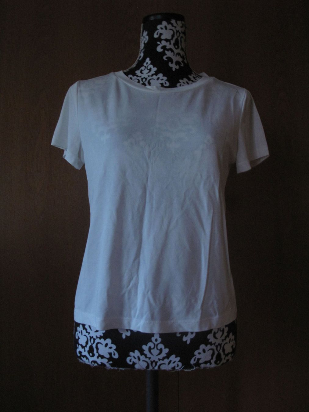 Monki T-shirts: Monki 70% Modal T-Shirt Size S – Défectueux à glarus par Engel_888