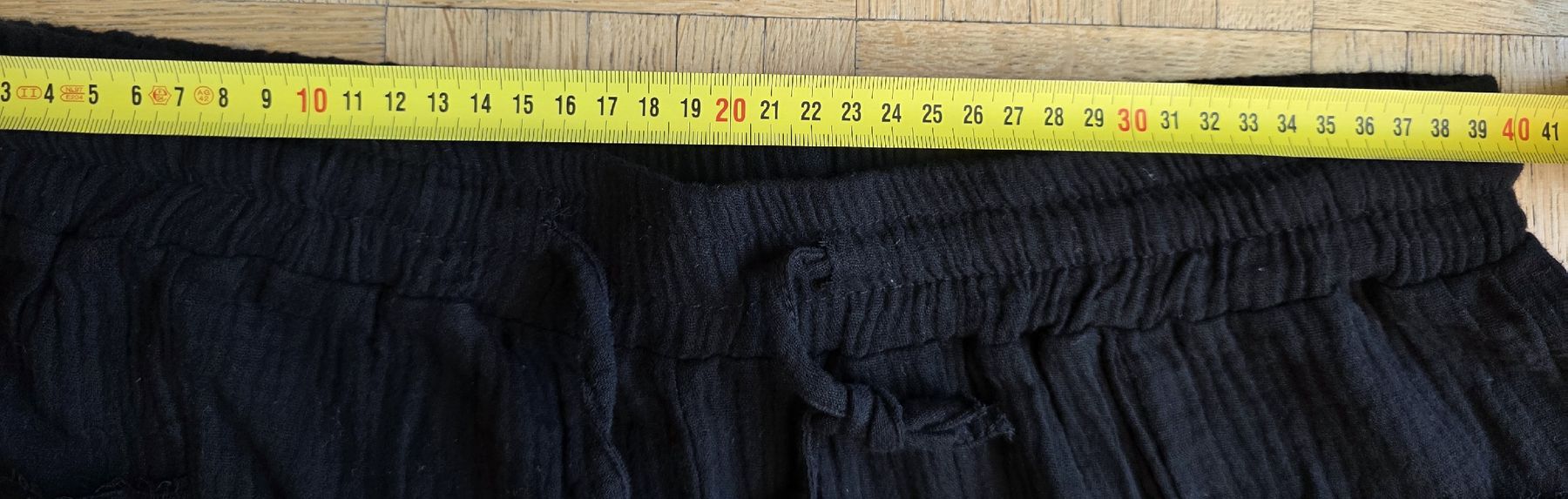 Hosen: Pantalon /short noir XL fluide été – Gebraucht aus Yverdon-les-Bains von van_dq65 2