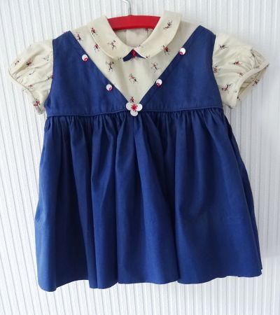 Hübsches Kinderkleid 50er/60er-Jahre