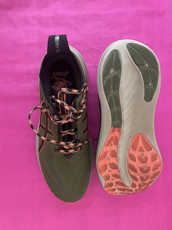 Asics Chaussures femmes: Asics pureGEL Laufschuh 40.5 – D'occasion à Zürich par Lauraflor 3