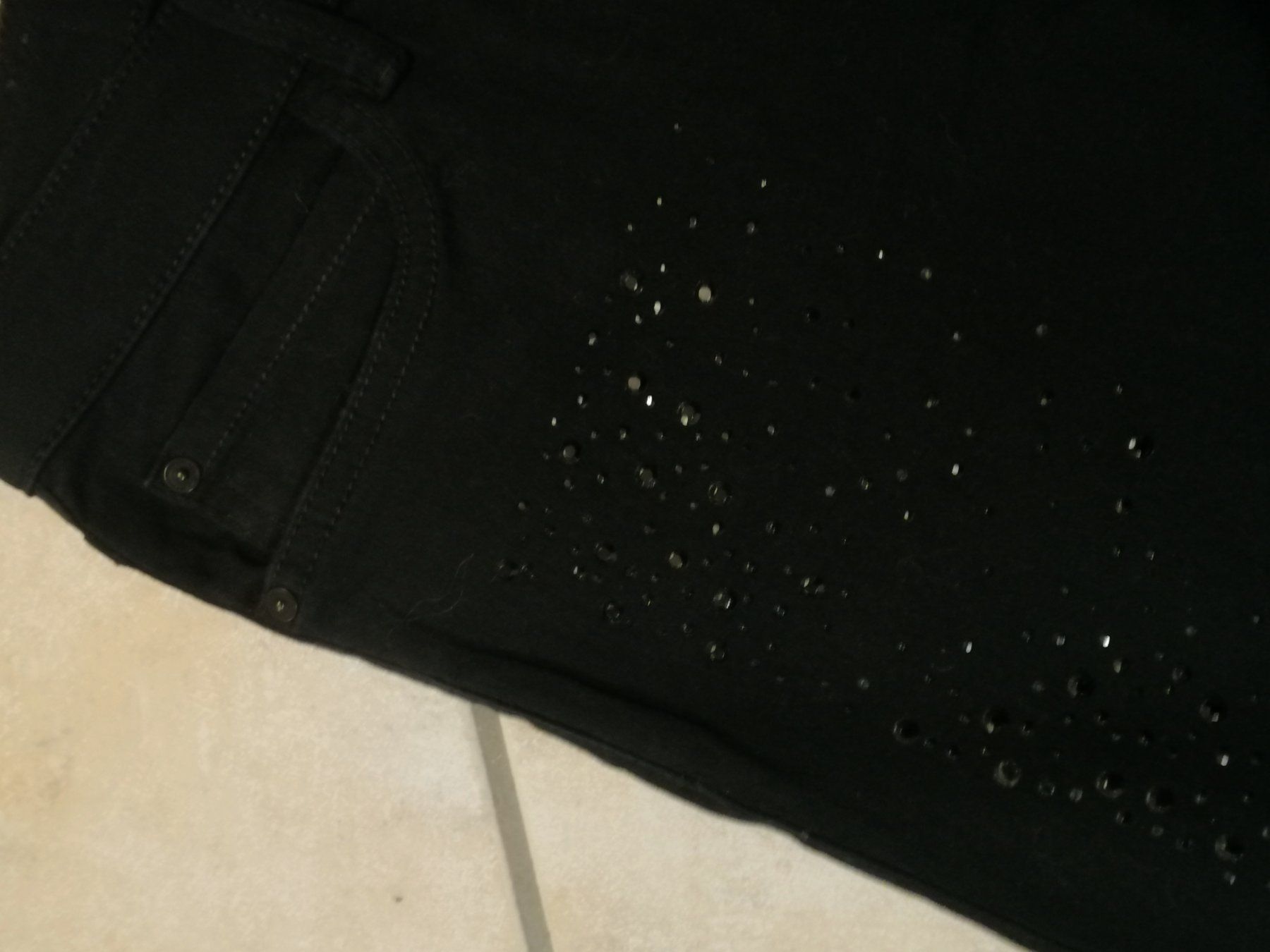 Mango Jeans: Jeans von Mango mit Strasssteinchen – Usato da Rheinfelden venduto da Cleopatra2000 2