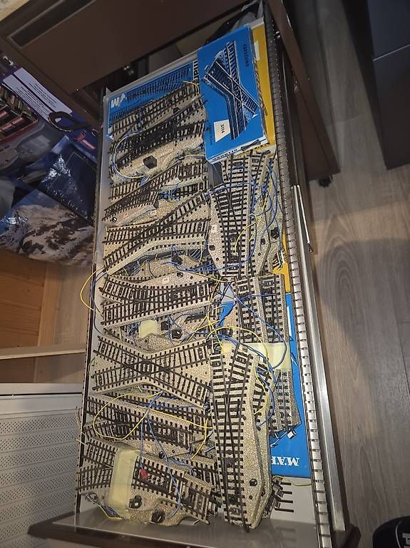 Märklin Modellini di ferrovie: Märklin M-Gleis H0 – Usato da Signau venduto da Revo3.3