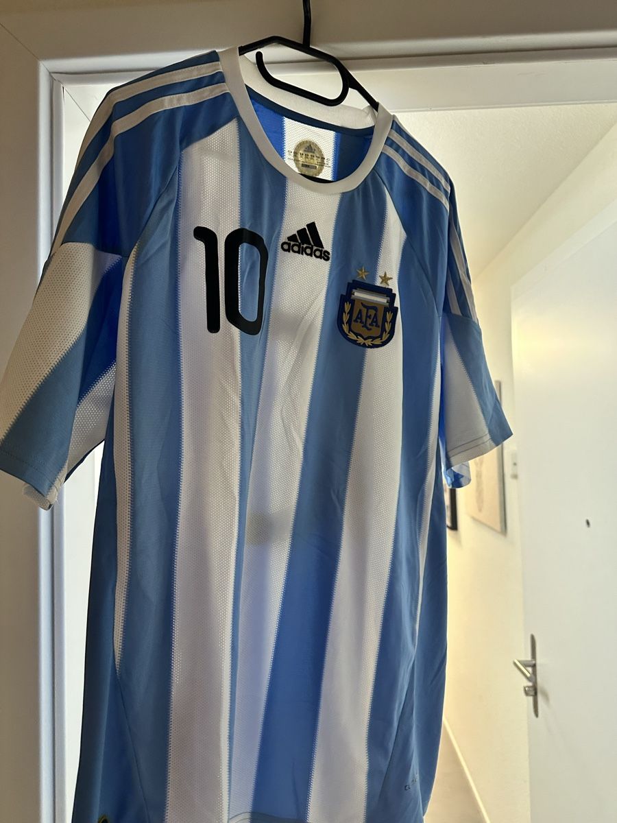 Adidas Leibchen & Hosen: Maillot Messi Argentine 2010 – Neu und originalverpackt aus Grancy von arn_lmj6