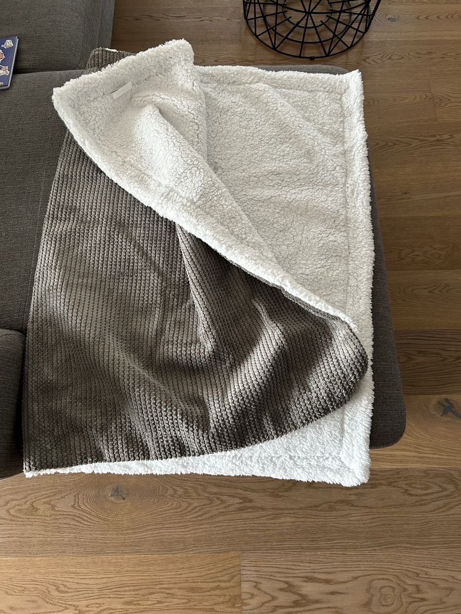 Coperte: Kuscheldecke anthrazit von Big Bertha – Nuovo e nell'imballaggio originale da St. Antoni venduto da Lulu-7