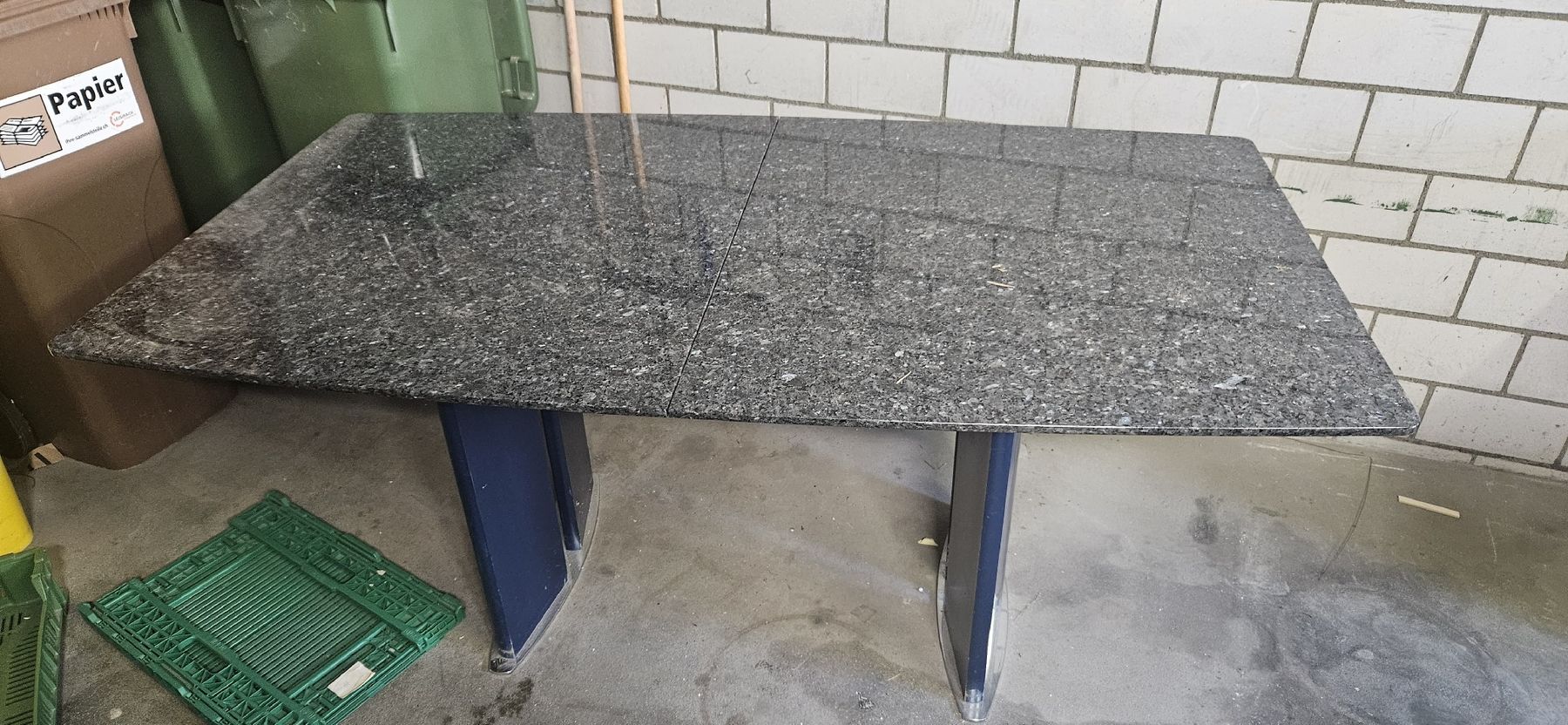 Tavoli: Granittisch ausziehbar – Usato da Hitzkirch venduto da cin_ns7q