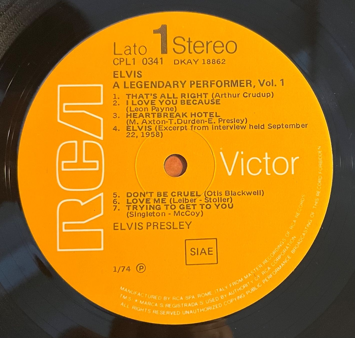 Dischi in vinile: ELVIS - A LEGENDARY PERFORMER - Volume 1 - 33 Tours – Usato da Bussigny venduto da vinyl-pas-cher 2