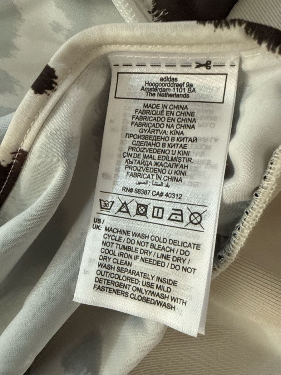 Adidas Vestes: Adidas Trainingsjacke Kuhmuster Grösse  S – Neuf (Voir description) à Gibswil par spongii 4