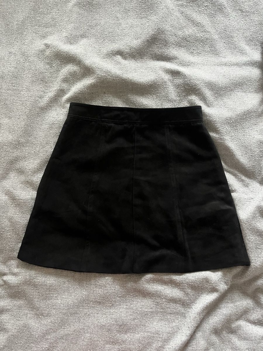 H&M Gonne: Schwarzer Minirock von H&M, Grösse 36 – Usato da Thalheim venduto da karmabis_ 1