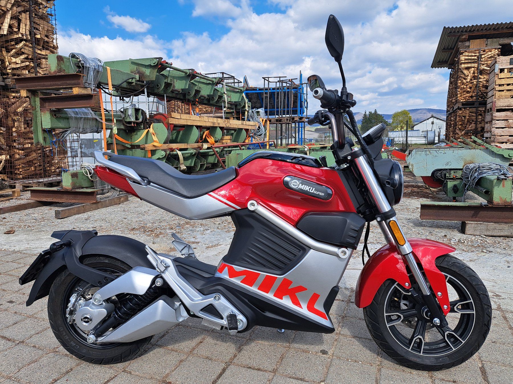 Scooter: SUNRA MIKU Super Elektro E-Roller E-Scooter 80km/h neuwertig – Usato da Hallau venduto da ZIEGLER-Motorhandel