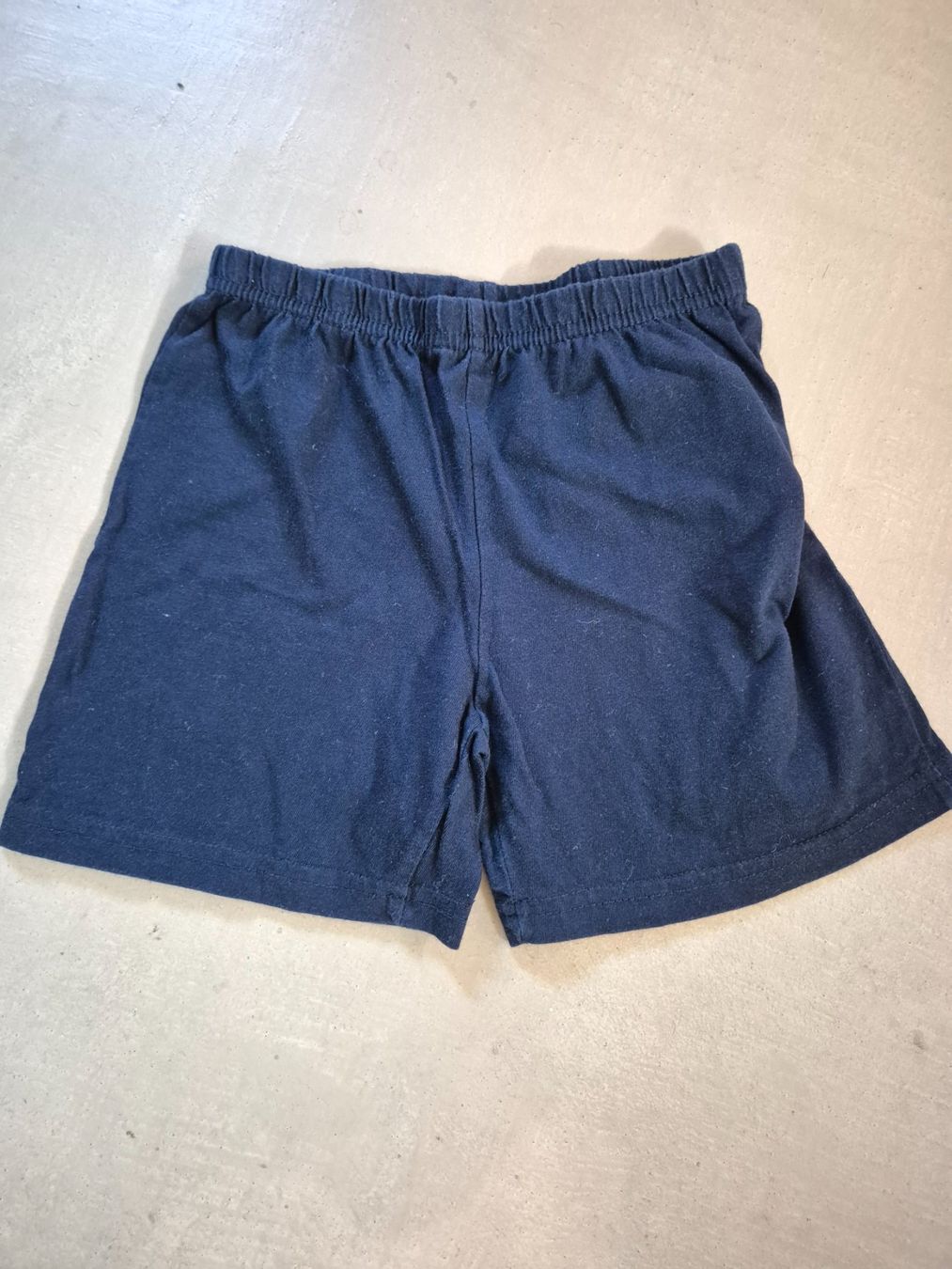 Pantaloni: Shorts schwarz, Gr. 110/116 – Usato da Dietikon venduto da grafad