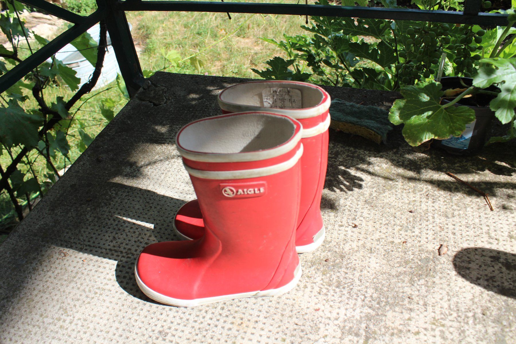 Chaussures garçon: Aigle Regenstiefel Rot 27 – D'occasion à Hünikon (Neftenbach) par bocus