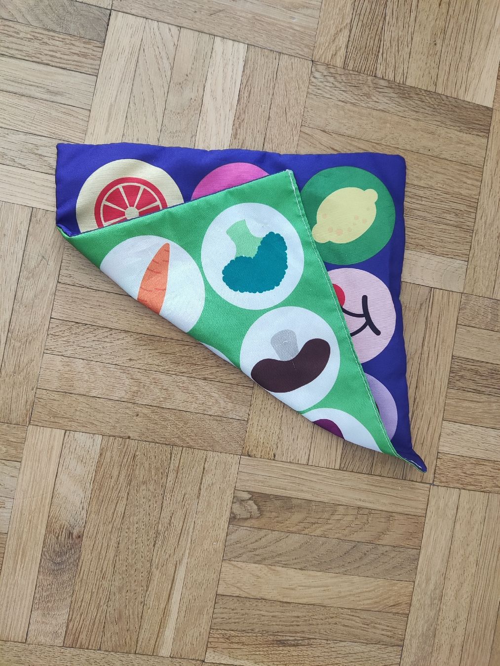 Spielzeuge: Kräscheltuch Früchte und Gemüse – Gebraucht aus Zürich von PhoebeK 2